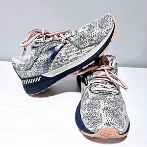 Brooks Women's Running Shoes - Blue and Pink